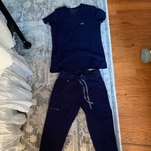 Figs Zamora petite XS pants and Catalina XS top, NAVY